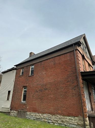7341 Hermitage St, Pittsburgh, PA 15208-1208