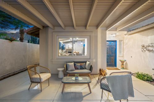 51915 Avenida Alvarado, La Quinta CA  92253-3190 exterior