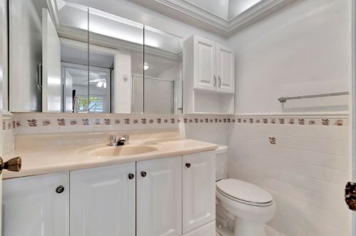 39 Normandy A, Delray Beach FL  33484-4705 exterior