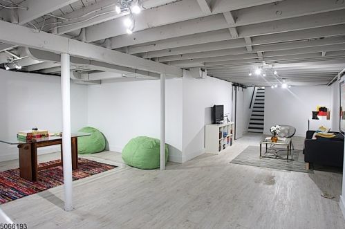 15 Carlton Dr, Montclair NJ  07043-2603 exterior