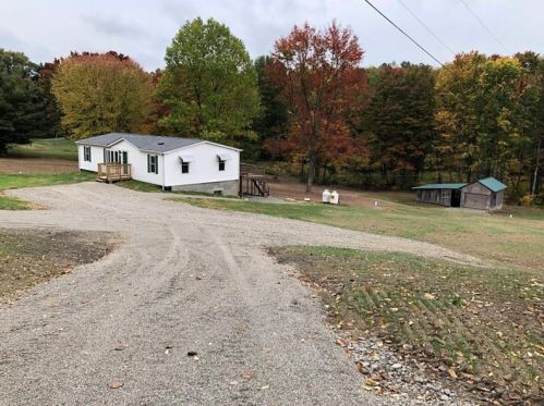 1362 Ross Rd, Avonmore, PA 15618-1016