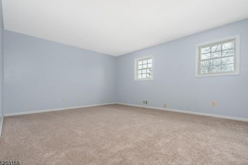 31 Hillery Dr, Roxbury Township NJ  07836-9527 exterior