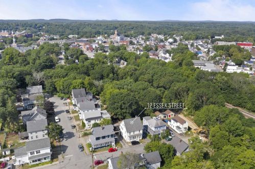 12 Essex St, Dover NH  03820-3220 exterior