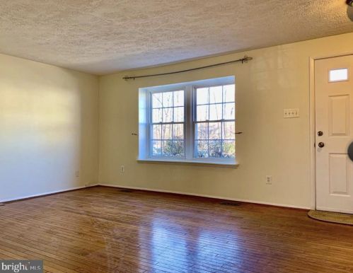 8064 Steeple Chase Ct, Springfield VA  22153-3609 exterior