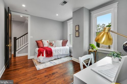 3749 Jocelyn St, Washington DC 20015-1836 exterior