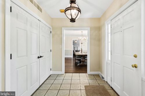 801 Thomas Ave, Riverton NJ  08077-1030 exterior