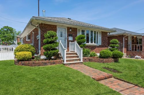 128-03 152nd Ave, Jamaica, NY 11420-4213