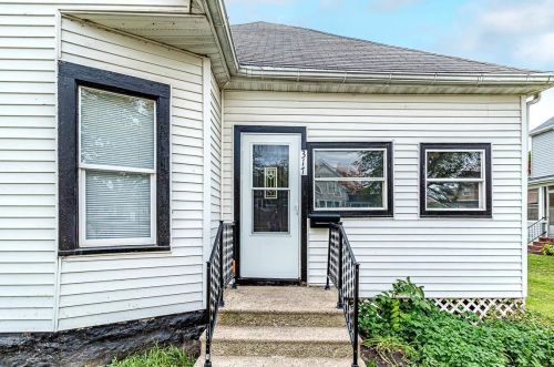 317 Chute St, Menasha WI 54952-3047 exterior