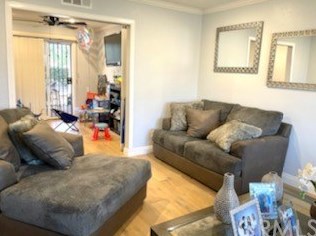 19429 Pricetown Ave, Long Beach CA  90746-2679 exterior