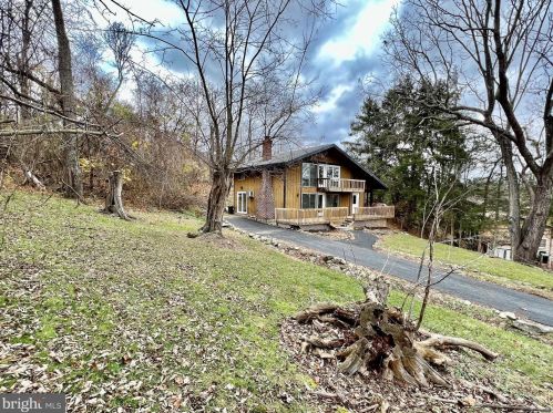 23 Lakeview Trl, Charnita, PA 17320-8205