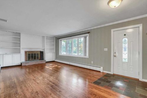 3 Alvin Ct, Poughkeepsie NY  12603-6126 exterior