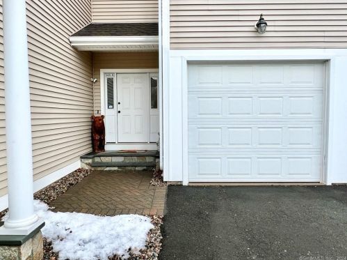 1421 Farmington Ave, Farmington, CT 06032-1172