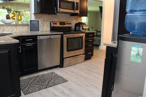 323 Herbert Pl, Bethpage, NY 11714-4713