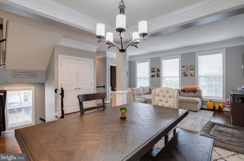 15935 Greymill Manor Dr, Haymarket VA  20169-4927 exterior