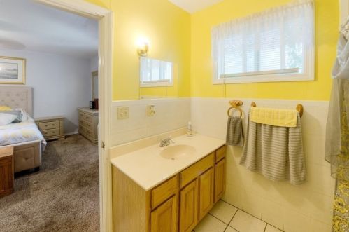 25 Merrick St, Worcester MA  01609-1837 exterior