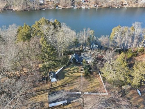 59 Lakeview Terrace Ext, Sandy Hook CT  06482-1467 exterior