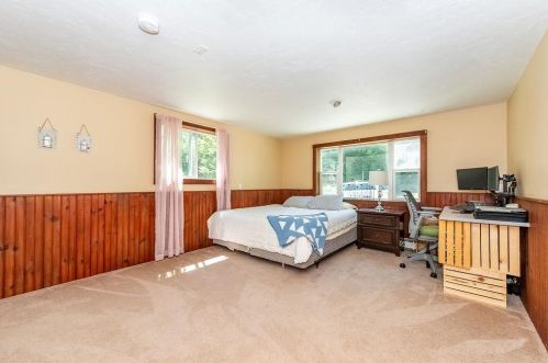 156 Raymond Rd, Deerfield NH  03037-1507 exterior