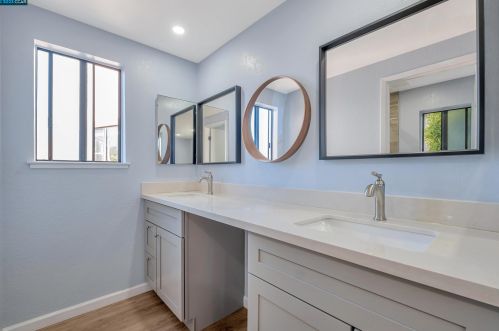 701 Begonia Dr, San Leandro CA  94578-3804 exterior