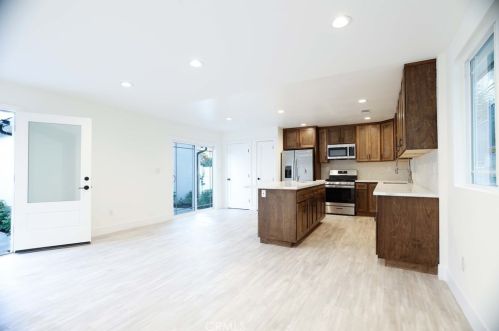 11512 La Maida St, North Hollywood CA  91601-4323 exterior