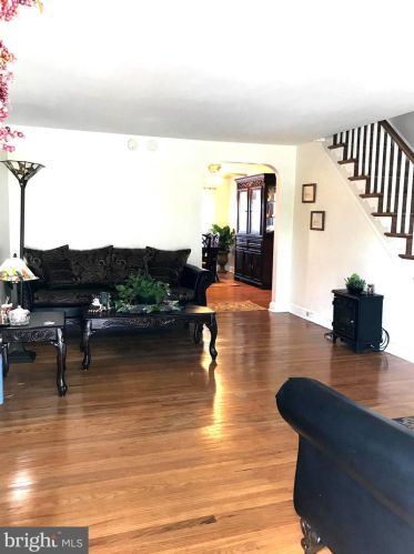 421 35th St, Wilmington, DE 19802-2815