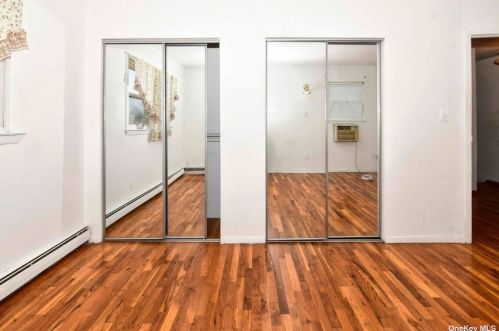 43 Julie Cres, Central Islip NY  11722-4907 exterior