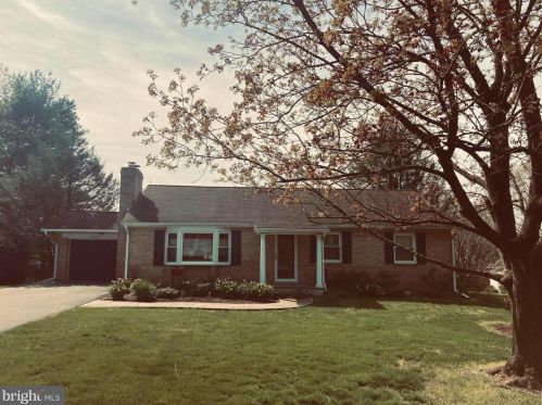 1610 Silver Spring Rd, Landisville, PA 17538-1015
