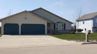 1226 Fieldview Dr, Menasha, WI 54952-8905