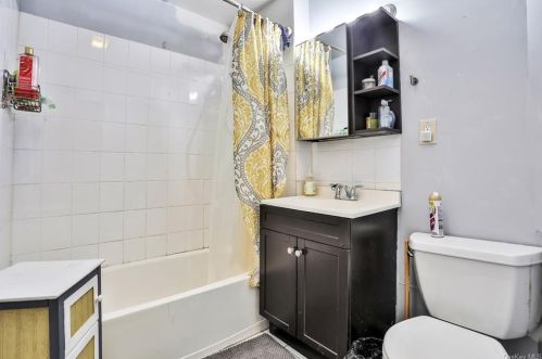 190 Winnikee Ave, Poughkeepsie NY  12601-2731 exterior