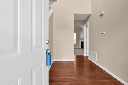 2496 Bainstone Ct, Darbydale, OH 43123-8423