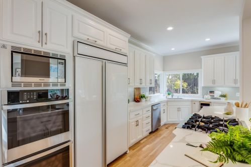 21461 Saratoga Hills Rd, Saratoga CA  95070-5377 exterior