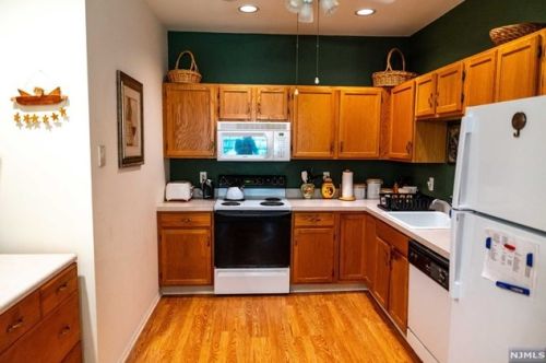 5405 Richmond Rd, West Milford Lakes NJ  07480-1939 exterior