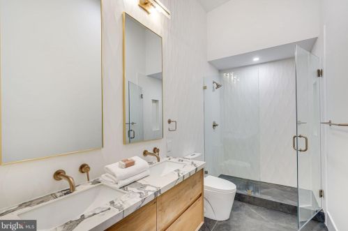 4915 Western Ave, Washington DC  20016-4319 exterior