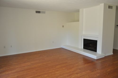 54 Great Meadow Ln, Farmington CT  06032-8006 exterior