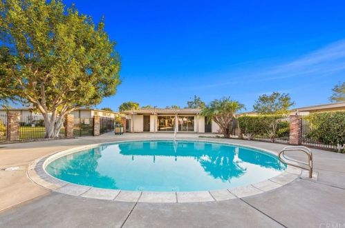 661 6th St, Tustin CA  92780-8541 exterior