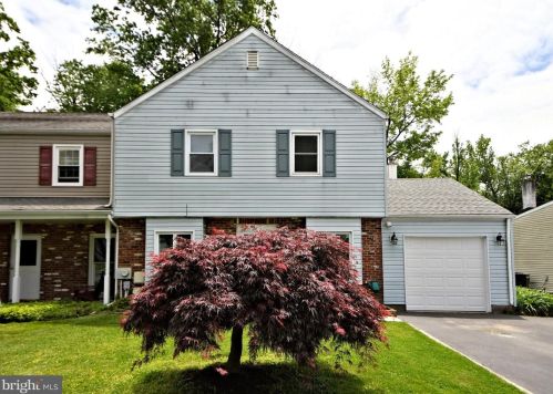 81 Flame Dr, Langhorne, PA 19047-5451