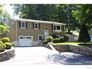 32 Linden St, Norwalk, CT 06851-1527
