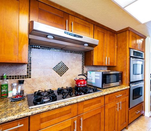 119 Irena Ave, Redondo Beach, CA 90277-3240
