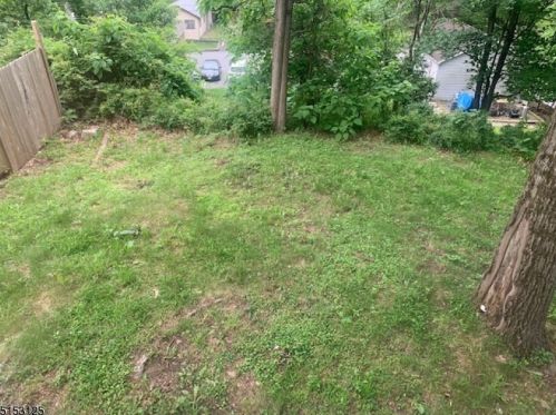 1 Adams Trl, Hopatcong NJ  07843-1202 exterior