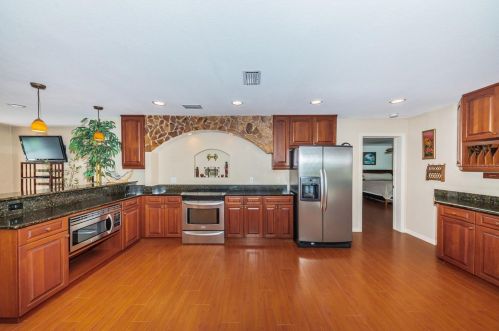 2152 75th Way, Saint Petersburg FL  33710-3846 exterior