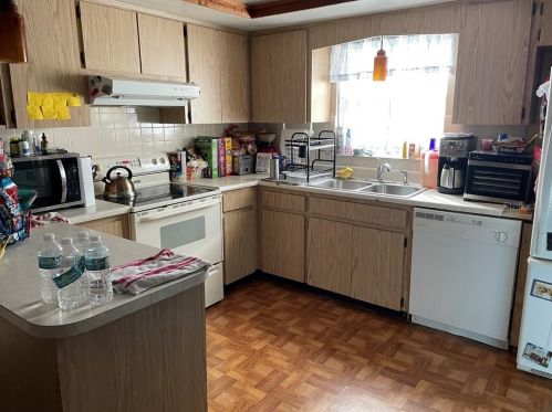 7405 Executive Wood Ct, Port Richey FL  34668-1609 exterior