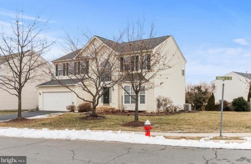 102 Max Ct, Leesburg, VA 20175-6154