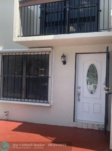 2091 54th St, Hialeah, FL 33016-2085