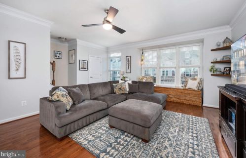 7009 Darbey Knoll Dr, Gainesville VA  20155-3634 exterior