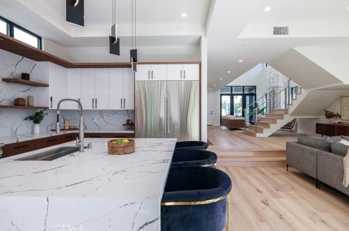 1813 Walnut Ave, Manhattan Beach CA  90266-5018 exterior