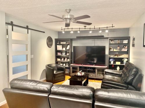 202 Nichols St, Cardington, OH 43315-1124