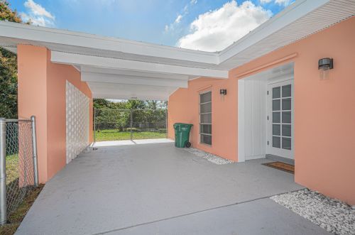 134 Tunison Ave, Fort Pierce, FL 34983-1733