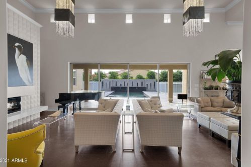 899 Clifton Ave, Gilbert, AZ 85295-7162