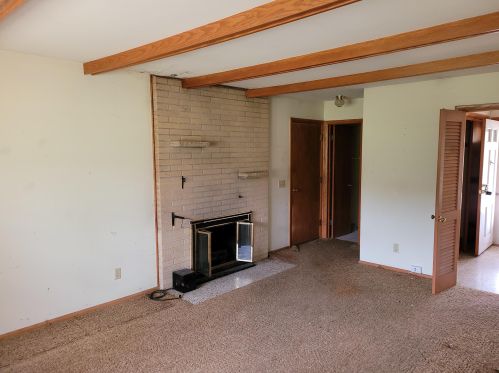 11448 Meadowbrook Dr, Thiensville, WI 53097-3135
