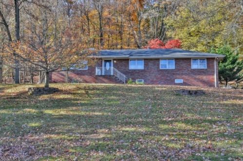 1161 High Mountain Rd, Paterson, NJ 07508-2840
