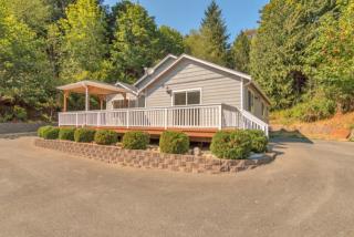 7717 174th St, Camano Island, WA 98292-9175